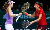 Sania-Hingis extend unbeaten streak to 41 matches