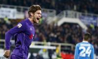 Chelsea sign defender Alonso from Fiorentina