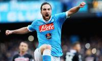 European soccer PIX: Napoli take slender lead; Di Maria stars for PSG