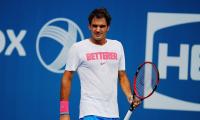 Federer to miss French Open after knee surgery