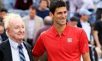 Rod Laver leads applause for Djokovic