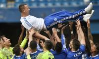 Tearful Terry tells Chelsea fans: 'I want to stay'