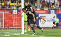 ISL: NorthEast United returns to top by beating Pune