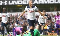 EPL PHOTOS: Tottenham's Kane sinks Sunderland then stretchered off