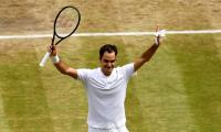 Record-breaking Federer goes past Sampras, Renshaw