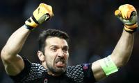 Buffon celebrates 100th Juve Champions League game in style