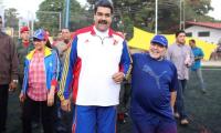 Maradona cozies up to controversial Venezuelan President