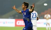 Indian football round-up: Mumbai City FC strike late to down FC Goa