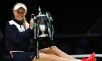 Wozniacki outclasses Venus to win WTA Finals title