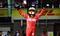 Vettel on pole in Singapore, Hamilton fifth