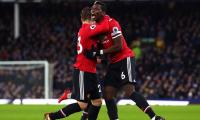 PHOTOS: United ease past Everton, Liverpool clinch late win