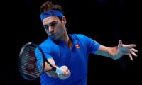 Federer must wait for 100th title