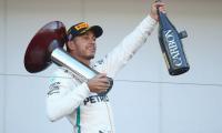 Hamilton wins in Japan; closes in on F1 title