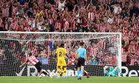 Barca stunned by Bilbao; Lewandowski rescues Bayern