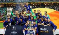 PICS: Chelsea rout Arsenal to win Europa League