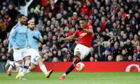 PICS: Manchester Utd stun City; Chelsea thump Everton