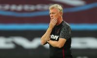 West Ham boss, two players test positive for COVID-19