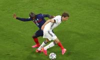 Euro: Pogba stars while Kante knits France together