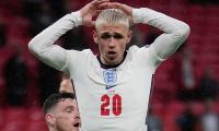 England players agree 'blond bet' with Foden