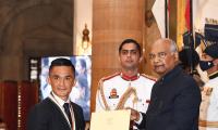 Khel Ratna Chhetri thanks physios, doctors for success