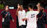 Defending champs India waltz into CWG badminton final