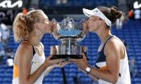 Krejcikova, Siniakova battle to win doubles title