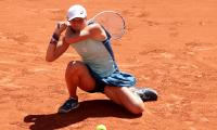 French Open: Swiatek sets up semis date with Kasatkina