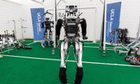 PIX: Humanoid robot ARTEMIS ready to play some soccer!