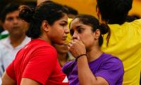 Sakshi's emotional tribute to Olympic finalist Phogat