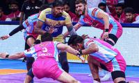 PKL: Jaipur Panthers keep playoff hopes alive