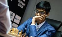 Vaishali beats Humpy; Praggnanandhaa loses