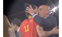 Spain seek retrial in World Cup kiss case