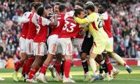 PIX: Arsenal edge Newcastle; Forest keep hopes alive