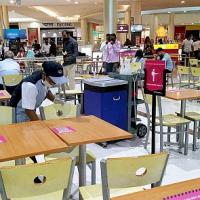 Food courts opened in Mumbai on Monday