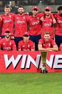 England crush Pakistan in seventh T20 to take series