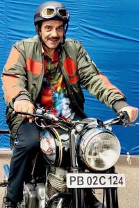 Dharmendra makes Twitter debut