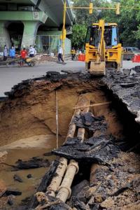 Massive sinkhole beneath IIT-Delhi flyover repaired, traffic resumes