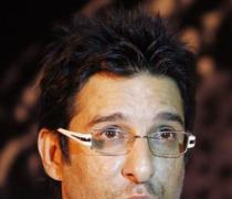 Akram to work with Pakistan fast bowlers