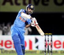 'Dhawan's technical flaws affecting India's opening balance'