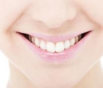 10 bad habits that harm your teeth