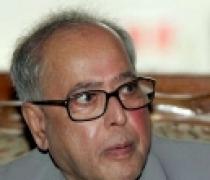 Pranab meets IT officials on tax evasion cases