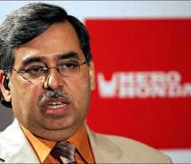 Hero's Munjal eyes premium segment