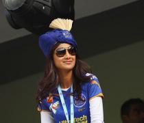 Pix: Bollywood stars love watching cricket