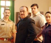 PIX: Aamir Khan solves murder case with ACP Pradyuman