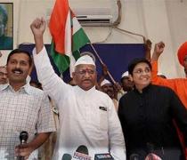 'Hazare's team making a mockery of our democracy'