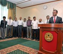 Maldives President Nasheed quits after police coup