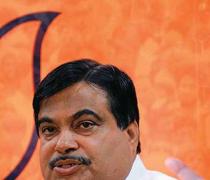 BJP backs Gadkari, says will fight Kejriwal politically