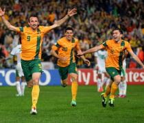 Australia beat Iraq to qualify for 2014 World Cup