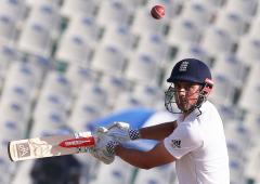 Cook youngest batsman to get to 11k runs in Test cricket