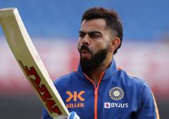 Will Kohli's knee trouble derail India's CT plans?